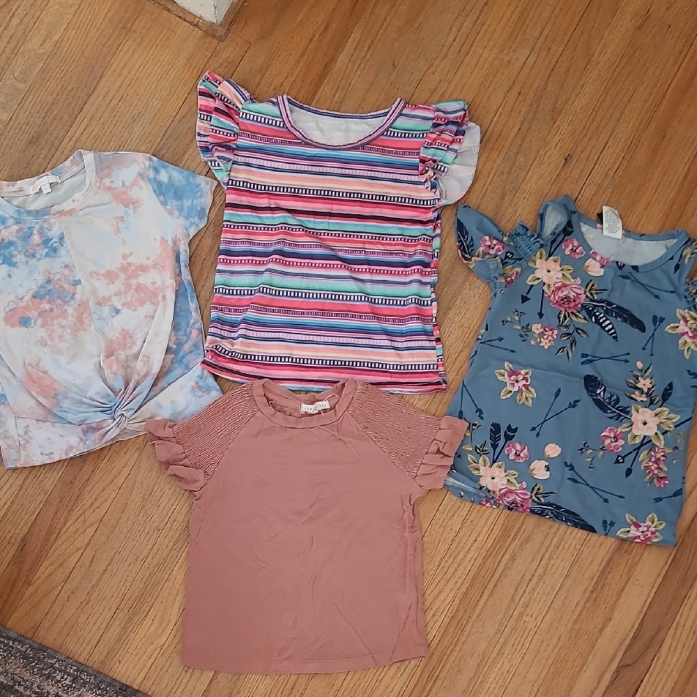 Girls' Assorted Short Sleeve Tops - Set of 4. Size 5/6